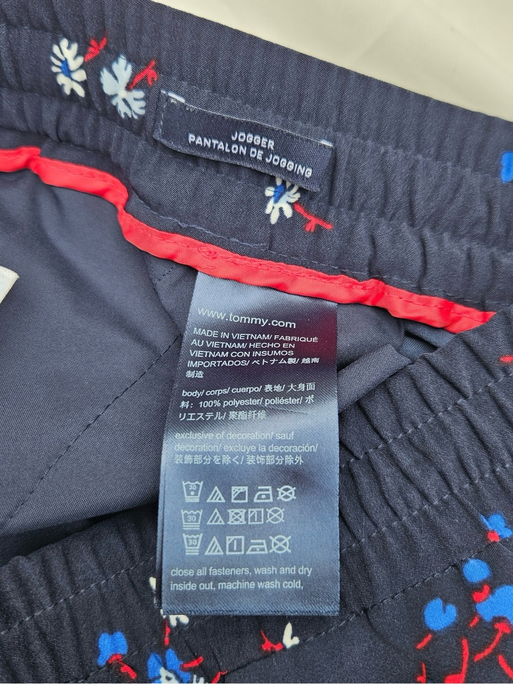 Tommy Hilfiger Tank & Jogger Set - Picture 4 of 16